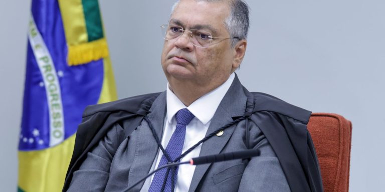 dino-anula-indicacao-de-emendas-por-dirigentes-partidarios-sem-mandato