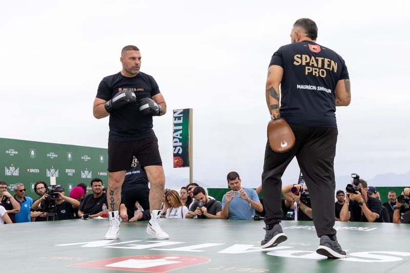shogun-e-glover-comandam-preparacao-para-o-spaten-fight-night-na-praia-do-arpoador