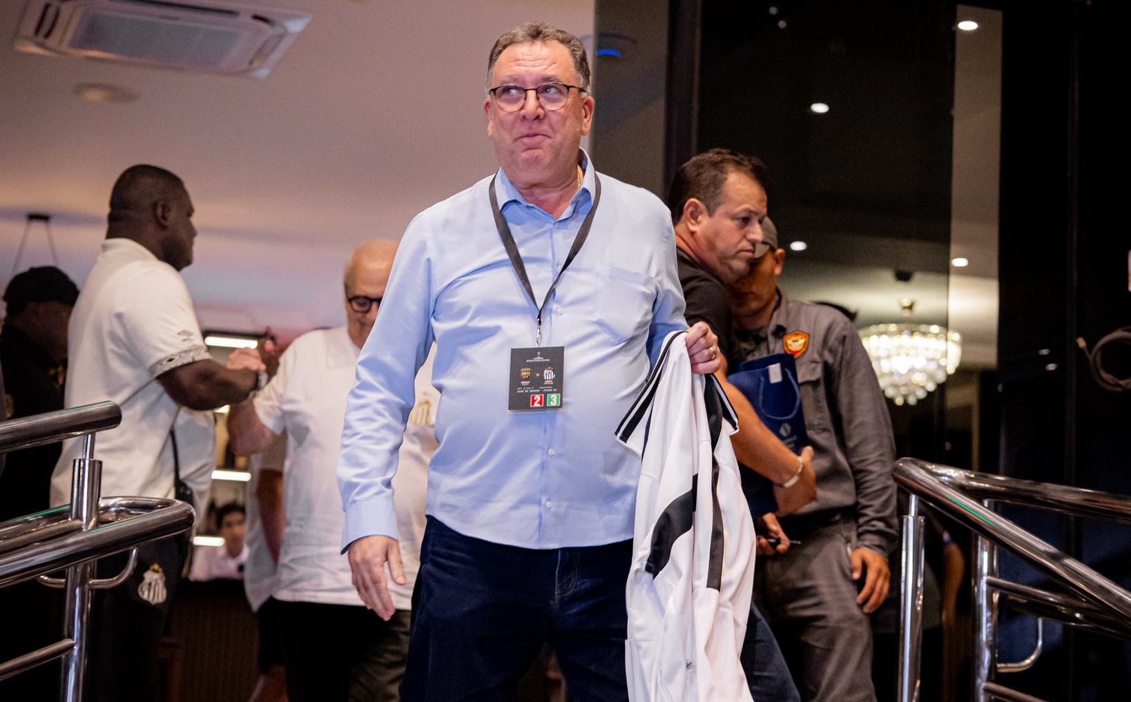 reuniao-do-conselho-que-cobraria-explicacoes-de-teixeira-no-santos-e-adiada;-entenda