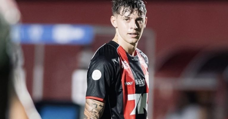 suspenso,-tarzia-desfalca-o-vitoria-contra-o-vasco-nas-quartas-da-copa-do-brasil