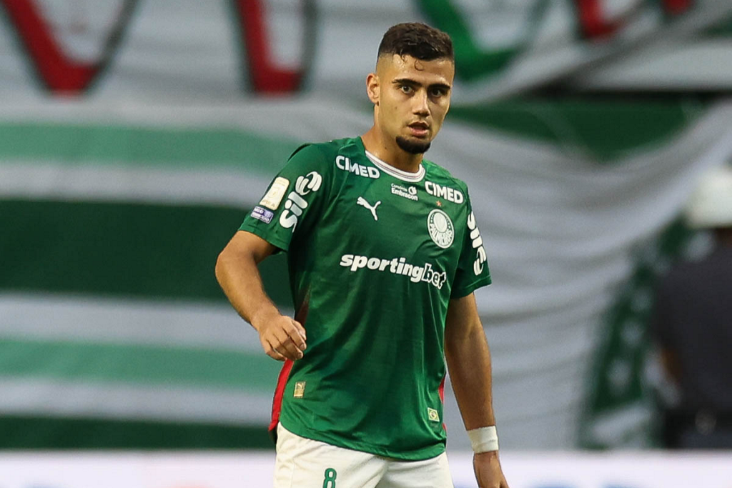 andreas-pereira-e-suspenso-por-dois-jogos-e-desfalca-palmeiras-nas-quartas-da-libertadores