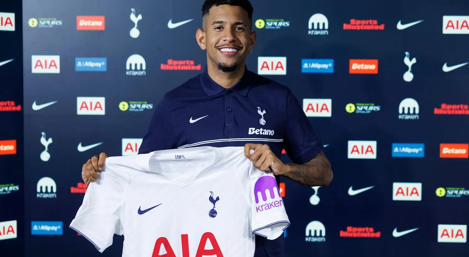 tottenham-anuncia-contratacao-de-savinho,-ex-manchester-city