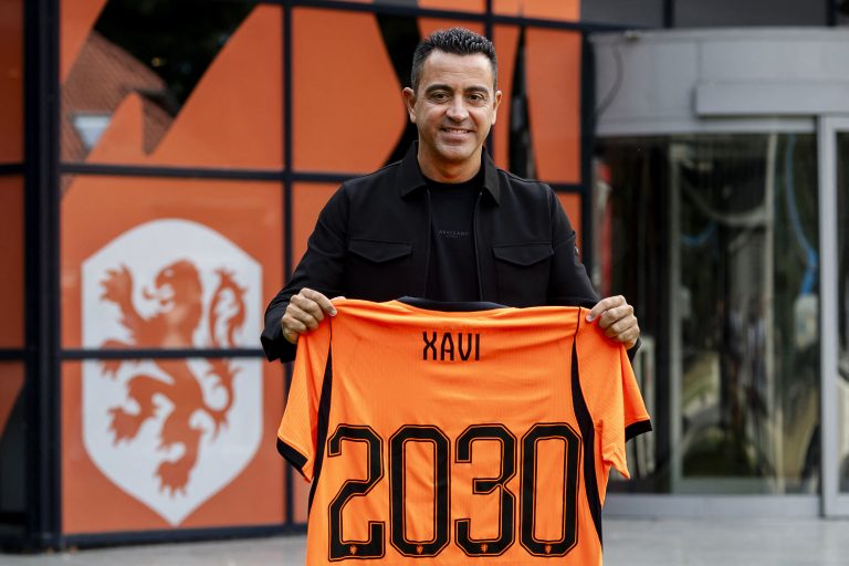 xavi-promete-devolver-futebol-ofensivo-a-selecao-holandesa