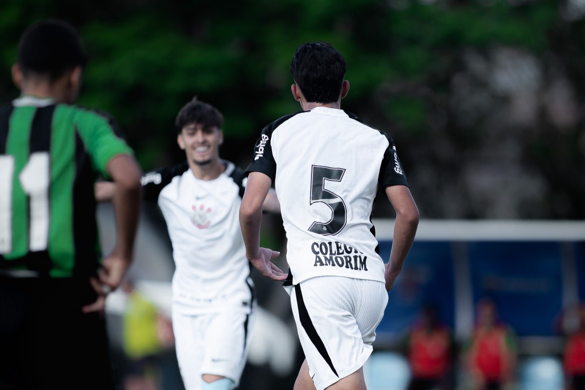corinthians-bate-america-mg-fora-de-casa-e-volta-a-vencer-pelo-brasileiro-sub-17