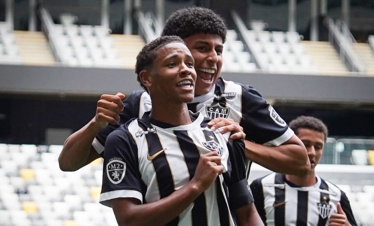 santos-toma-seis-do-atletico-mg-e-perde-chance-de-entrar-no-g8-do-brasileirao-sub-17