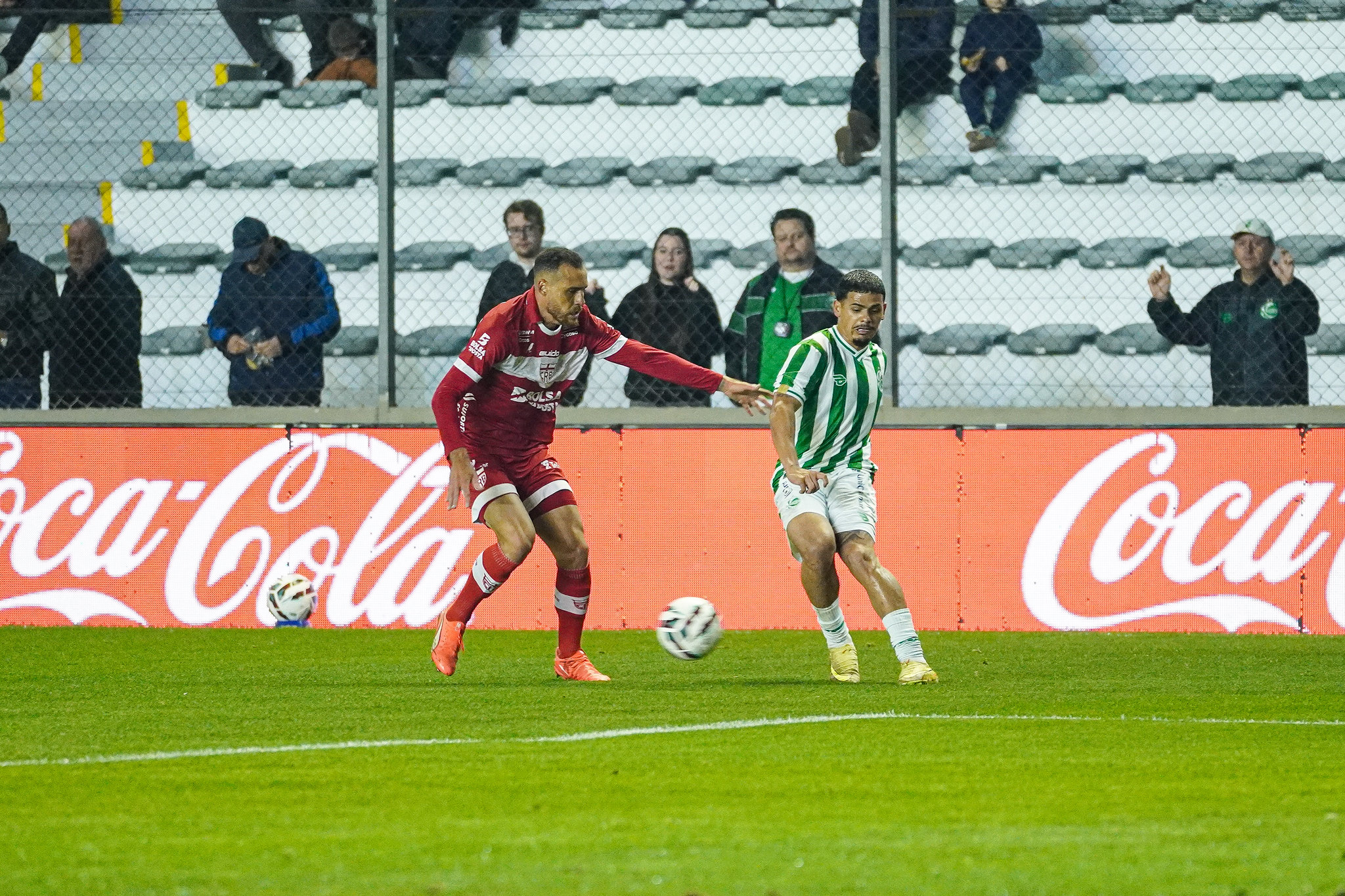 juventude-vence-o-crb-de-virada-e-assume-a-lideranca-da-serie-b