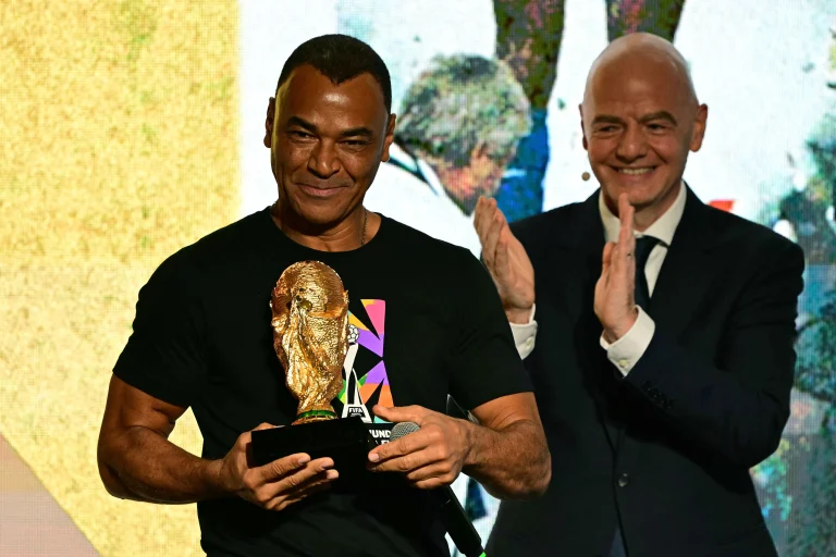 grupo-de-ex-jogadores-manifesta-apoio-a-infantino-em-meio-a-crise-na-fifa