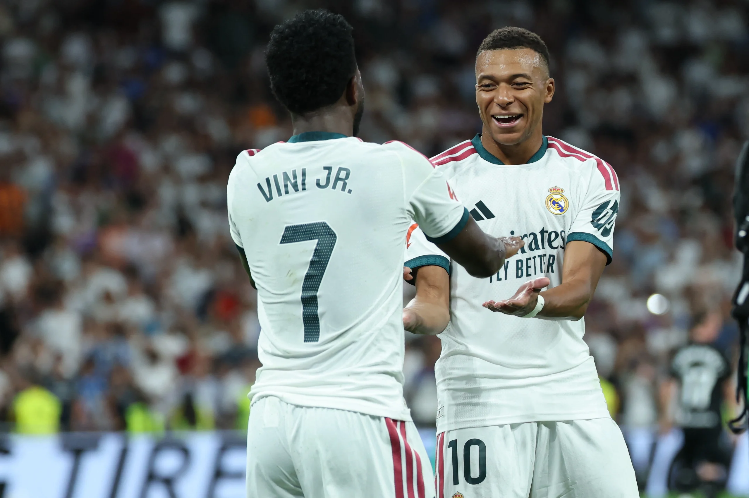 com-gols-de-vini-e-mbappe,-real-madrid-vence-e-lidera-o-espanhol