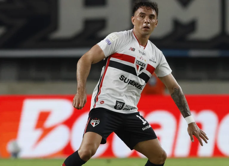 enzo-diaz-e-liberado-dos-treinos-pelo-sao-paulo-para-buscar-novo-clube