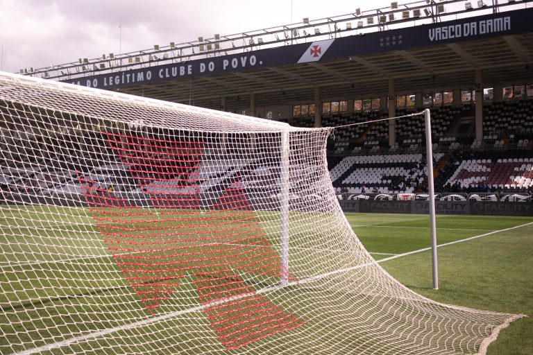 vasco-x-vitoria:-siga-o-tempo-real-do-jogo-pela-copa-do-brasil