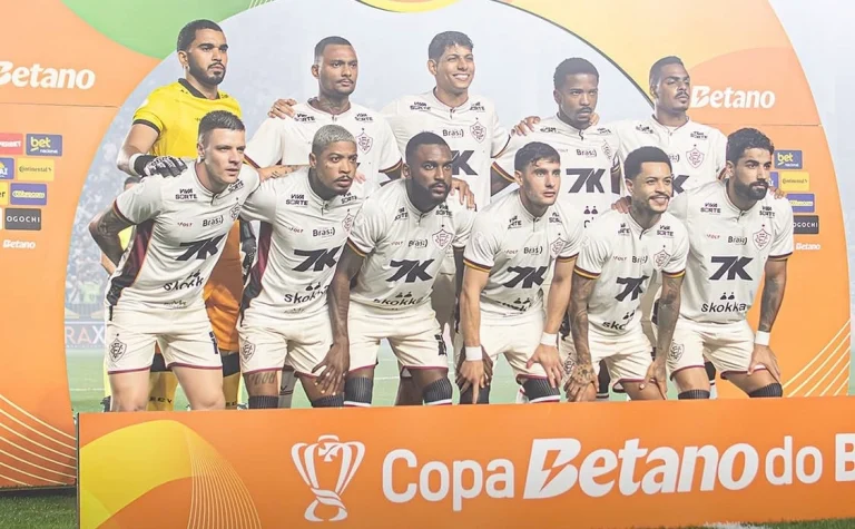 lucas-arcanjo-ve-derrota-do-vitoria-como-“inexplicavel”-e-mira-reacao-no-barradao