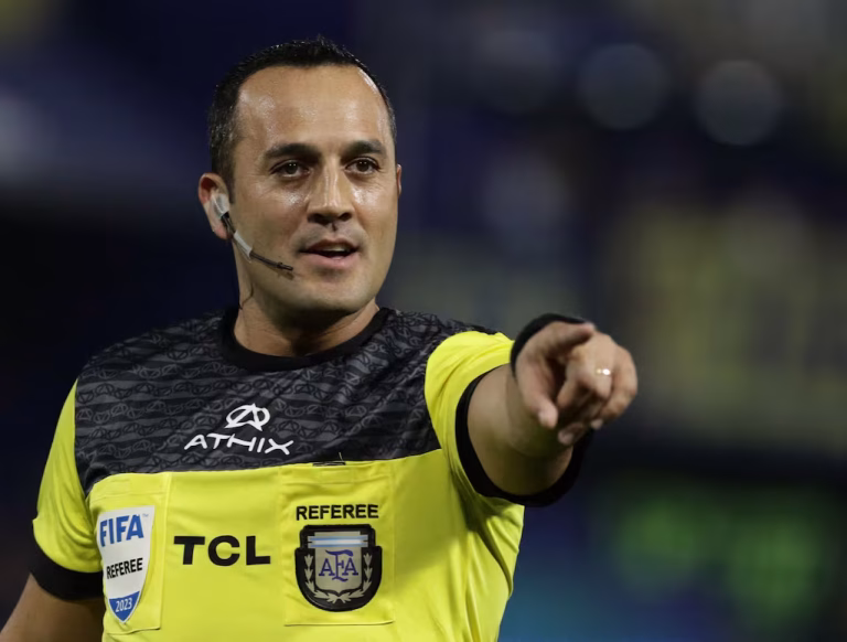 arbitro-na-argentina-e-afastado-por-‘farmar-aura’;-entenda