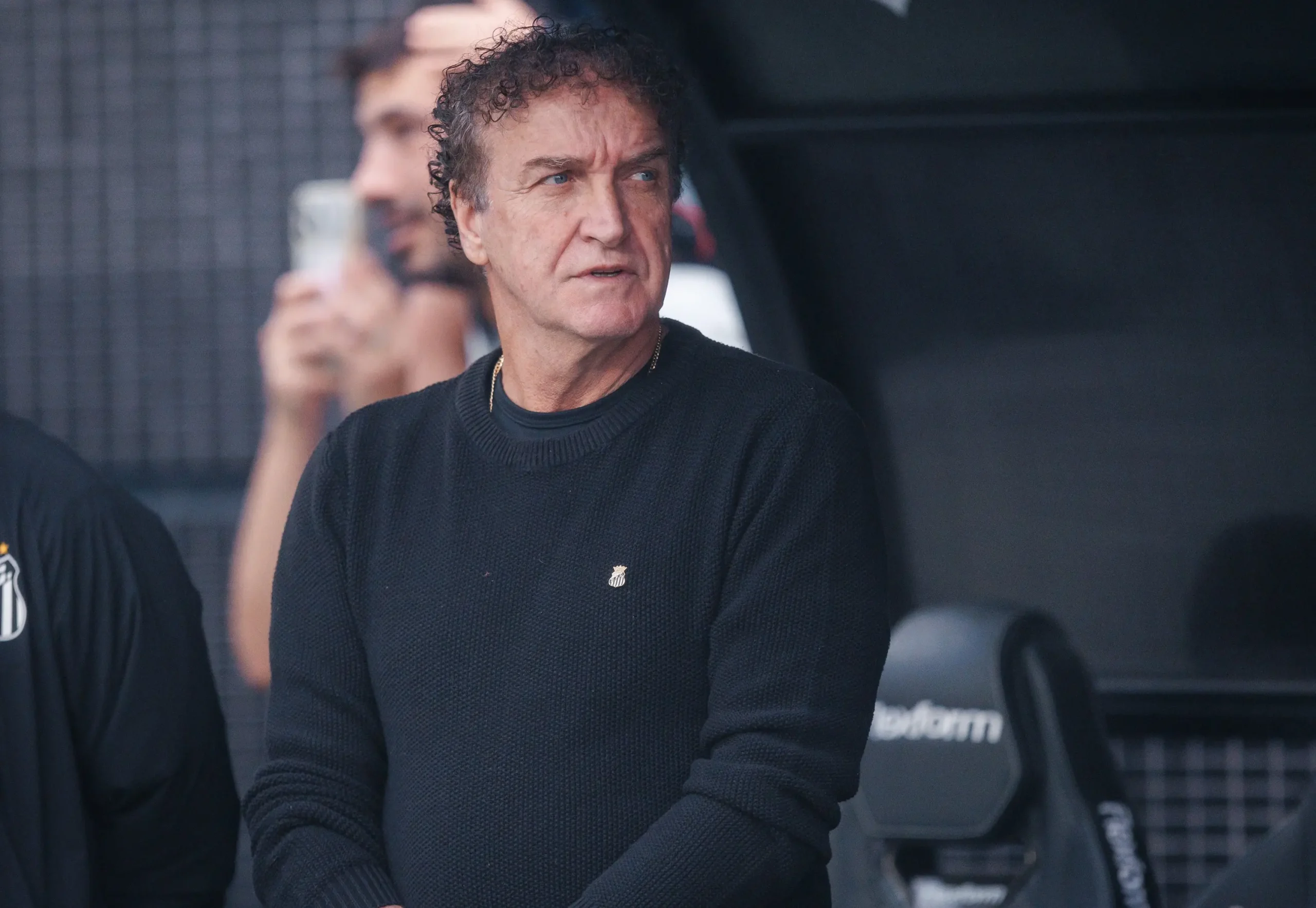 santos-vira-a-chave-apos-transfer-ban-e-agita-mercado-por-reforcos;-veja