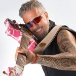 blog-do-marrom:-novo-projeto-audiovisual-vai-marcar-os-15-anos-de-carreira-solo-de-tuca-fernandes