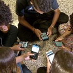 pesquisa-mostra-que-82%-sao-contra-criancas-de-ate-3-anos-com-celular