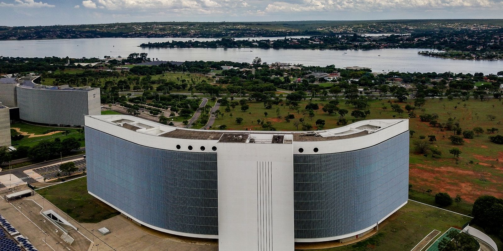 tse-proibe-novas-postagens-de-nikolas-e-marcal-vetados-pela-justica